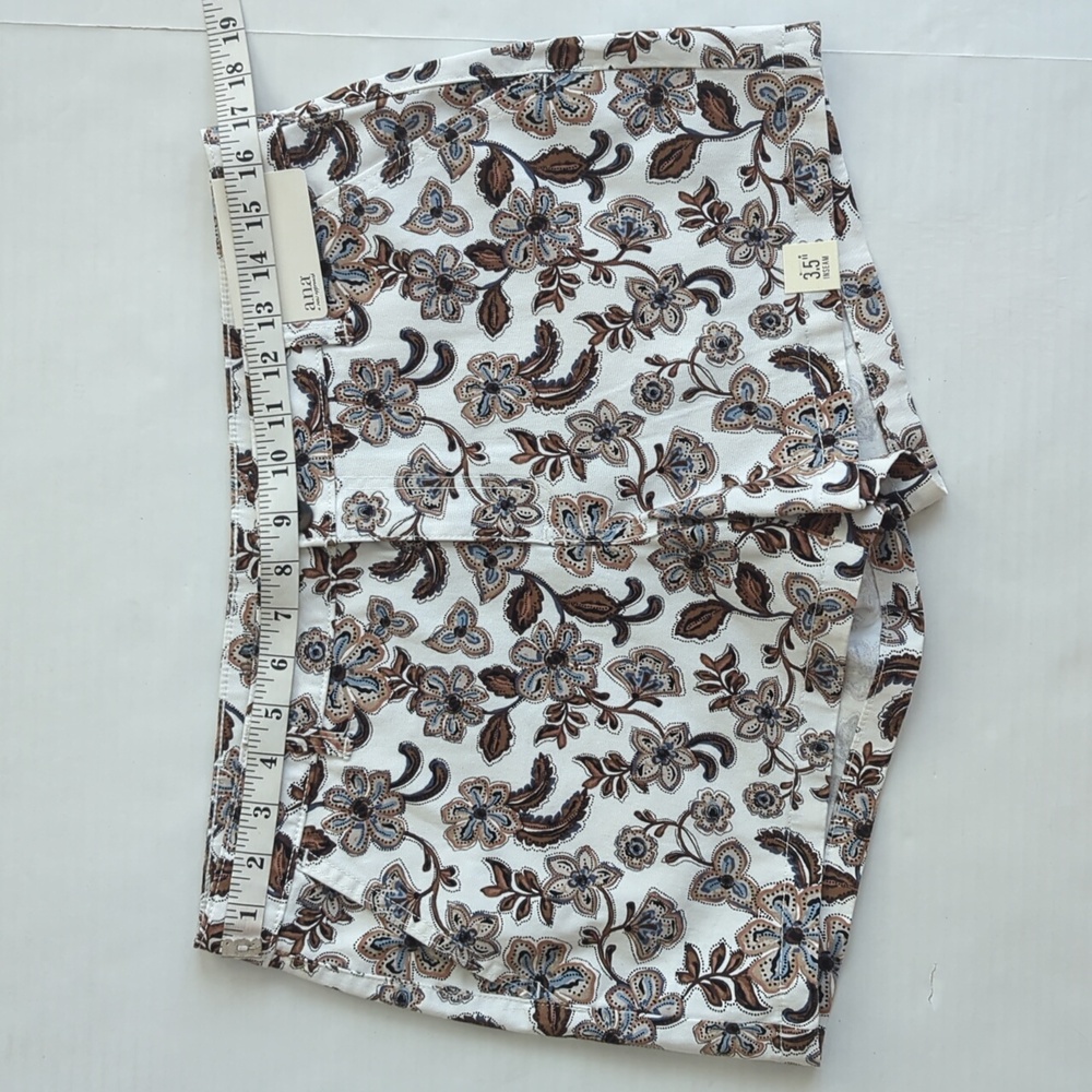 NWT a.n.a. Floral Mid-Rise Shortie Shorts 10 Brown Blue Beige Pockets - Picture 8 of 13